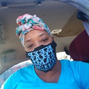 Meet your Posher, Adriann